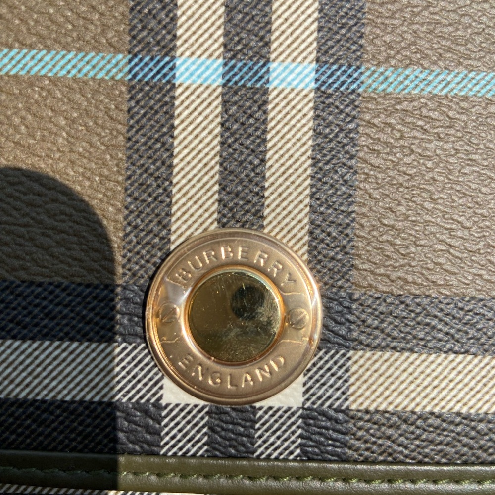 Burberry Hampshire Bag - Picture 7 of 15